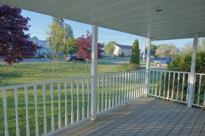 Johnsons Up North House at Saint Ignace - image 14