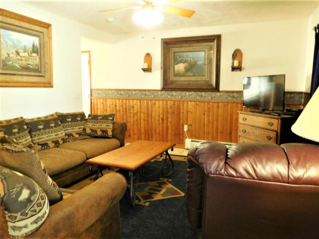 Johnsons Up North House at Saint Ignace - image 2