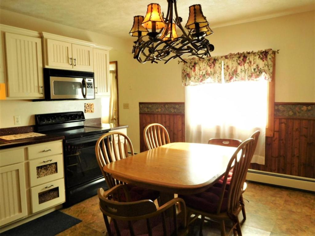 Johnsons Up North House at Saint Ignace - image 3