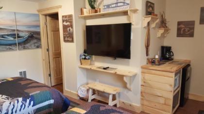 Bear Cove Inn - image 14