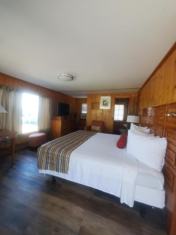 Bayview Lakefront Inn - image 3