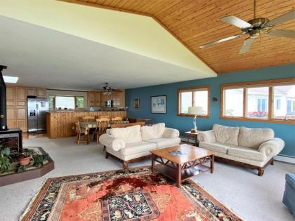 Huron Haven - image 8