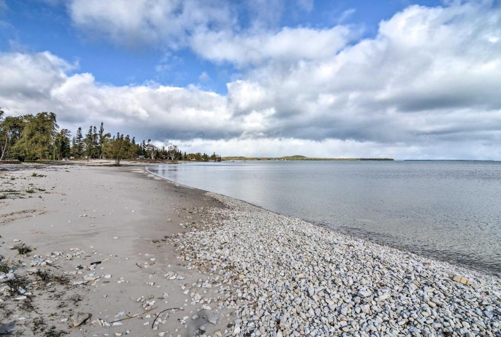St Ignace Cottage with Deck and Beach on Lake Huron! - image 5