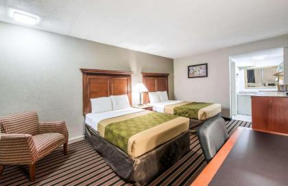Econo Lodge St. Joseph - image 9