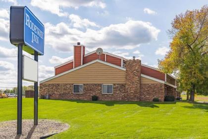 Rodeway Inn - image 2