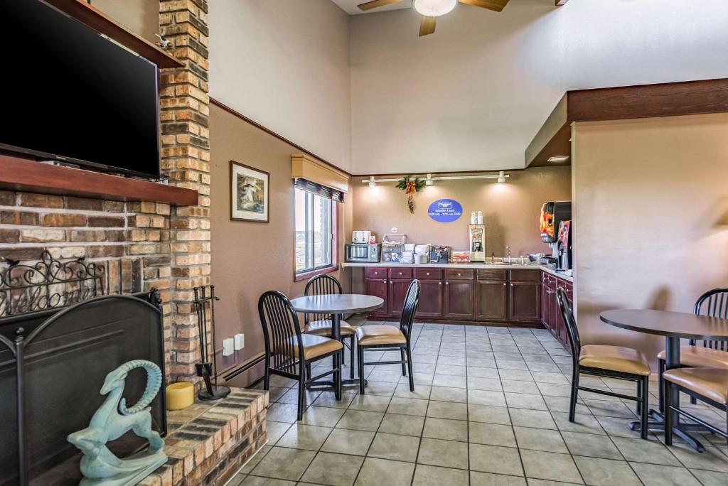 Rodeway Inn - image 6