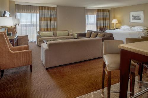 Sheraton Westport Plaza - image 3