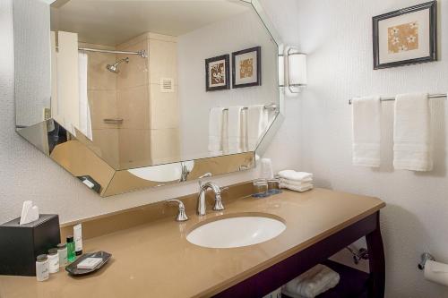 Sheraton Westport Plaza - image 4