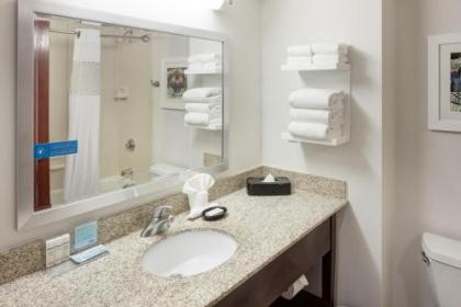 Hampton Inn St Louis- at the Arch - image 3