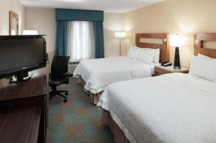 Hampton Inn & Suites St. Louis at Forest Park - image 3