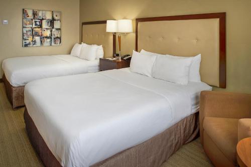 DoubleTree by Hilton St. Louis at Westport - image 2