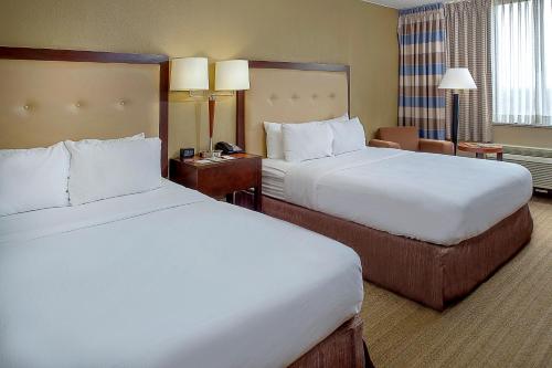 DoubleTree by Hilton St. Louis at Westport - image 3