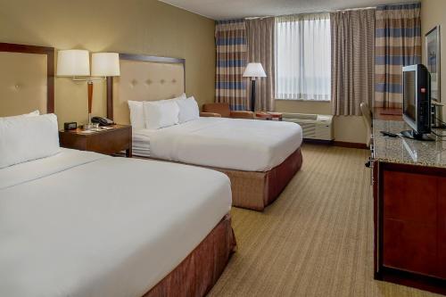 DoubleTree by Hilton St. Louis at Westport - image 4