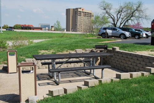 Extended Stay America Suites - St Louis - Westport - Central - image 2