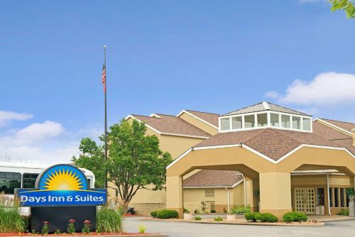Days Inn by Wyndham St. Louis/Westport MO - main image