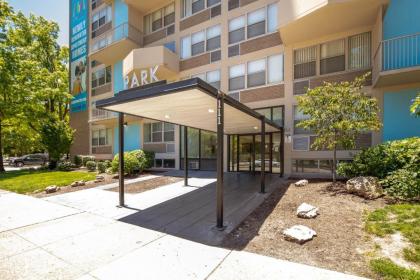 Classic DT 1BR with City View by Zencity - image 13