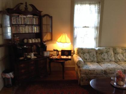 Parsonage Inn Bed and Breakfast - image 11