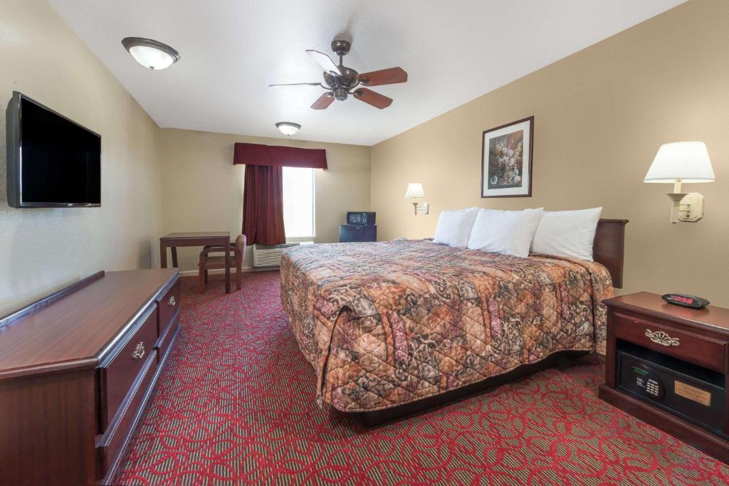 Days Inn by Wyndham St Peters/St Charles - image 7