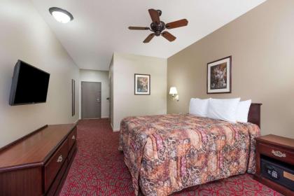 Days Inn by Wyndham St Peters/St Charles - image 9