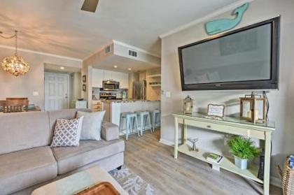 St Simons Island Condo with Pool Near Beach Village