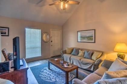 Chic St Simons Island Condo - 2 Miles From Ocean!