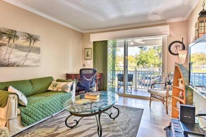Amenity-Rich St Simons Condo 1 Mi to Beaches!