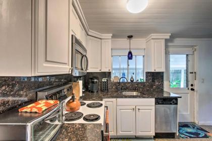 Cozy St Simons Island Getaway by Shops Beach - image 11
