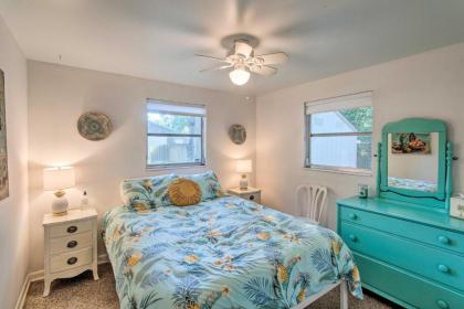 Cozy St Simons Island Getaway by Shops Beach - image 12