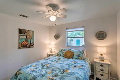 Cozy St Simons Island Getaway by Shops Beach - image 13