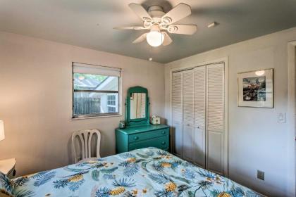 Cozy St Simons Island Getaway by Shops Beach - image 14