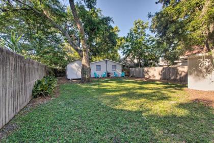 Cozy St Simons Island Getaway by Shops Beach - image 2