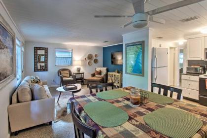 Cozy St Simons Island Getaway by Shops Beach - image 7