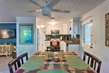 Cozy St Simons Island Getaway by Shops Beach - image 8
