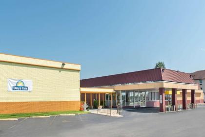 Days Inn by Wyndham Salem - image 1