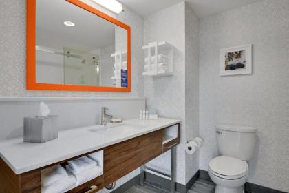 Hampton Inn Salem Ma - image 5