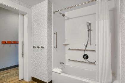 Hampton Inn Salem Ma - image 6
