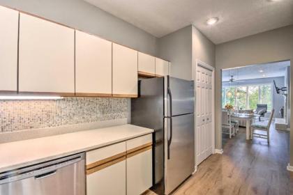 Lake Keowee Condo with Views and Pools and Marina! - image 12