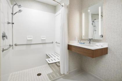 Holiday Inn Express Hotel & Suites Salem an IHG Hotel - image 12
