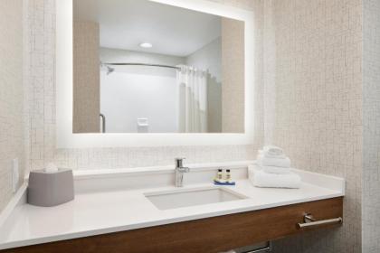 Holiday Inn Express Hotel & Suites Salem an IHG Hotel - image 13