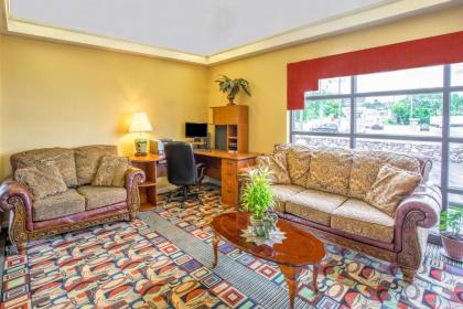 Days Inn by Wyndham Salem - image 8