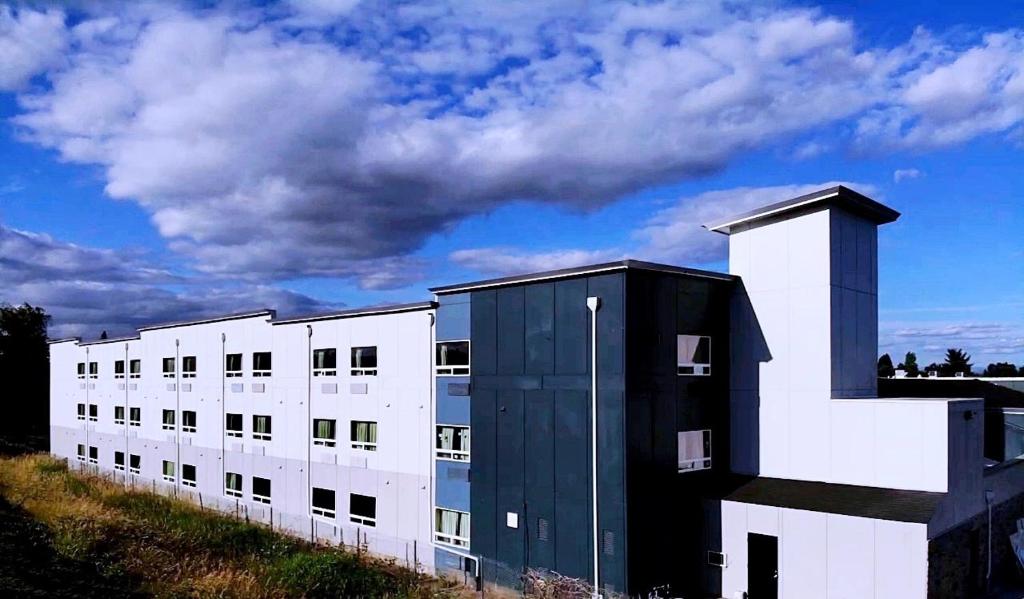 Capital Inn & Suites - main image