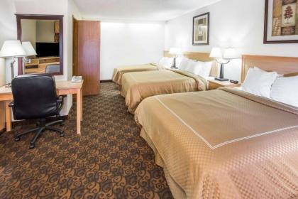 Days Inn by Wyndham Black Bear - image 12