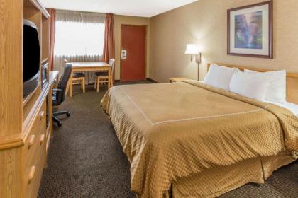 Days Inn by Wyndham Black Bear - image 7