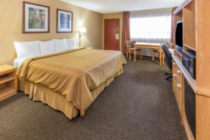 Days Inn by Wyndham Black Bear - image 9