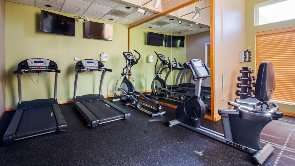 Best Western Plus Mill Creek Inn - image 6