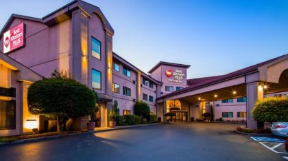 Best Western Plus Mill Creek Inn - image 7