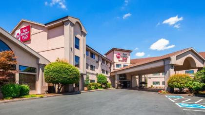 Best Western Plus Mill Creek Inn - image 8