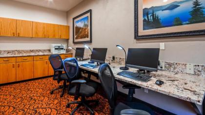Best Western Plus Mill Creek Inn - image 9