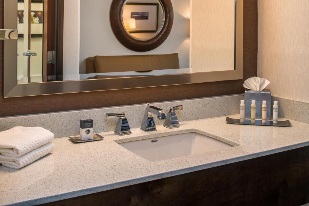 DoubleTree by Hilton North Salem - image 3