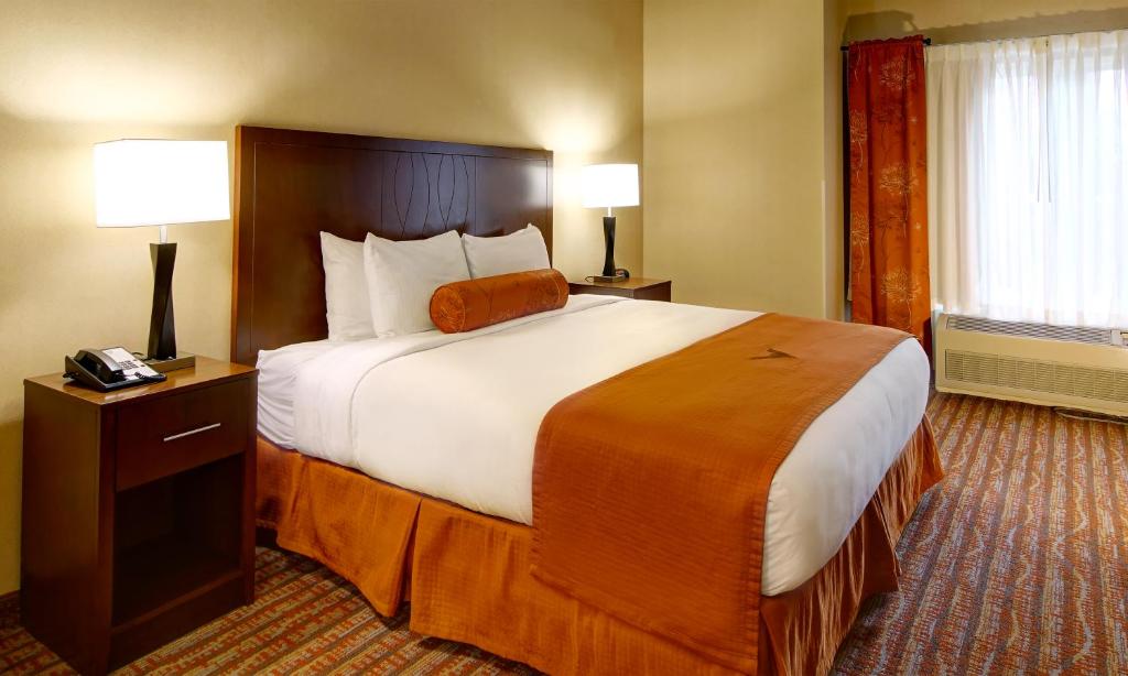 Phoenix Inn Suites Salem - image 3